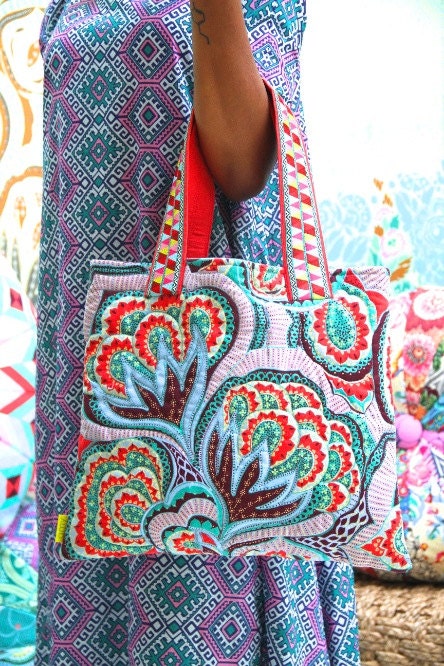 Amy Butler An Artful Piece Totes and Pillow Sewing Pattern, FREE SHIPPING